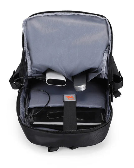 Schulrucksack Unisex mit USB-Anschluss Rot